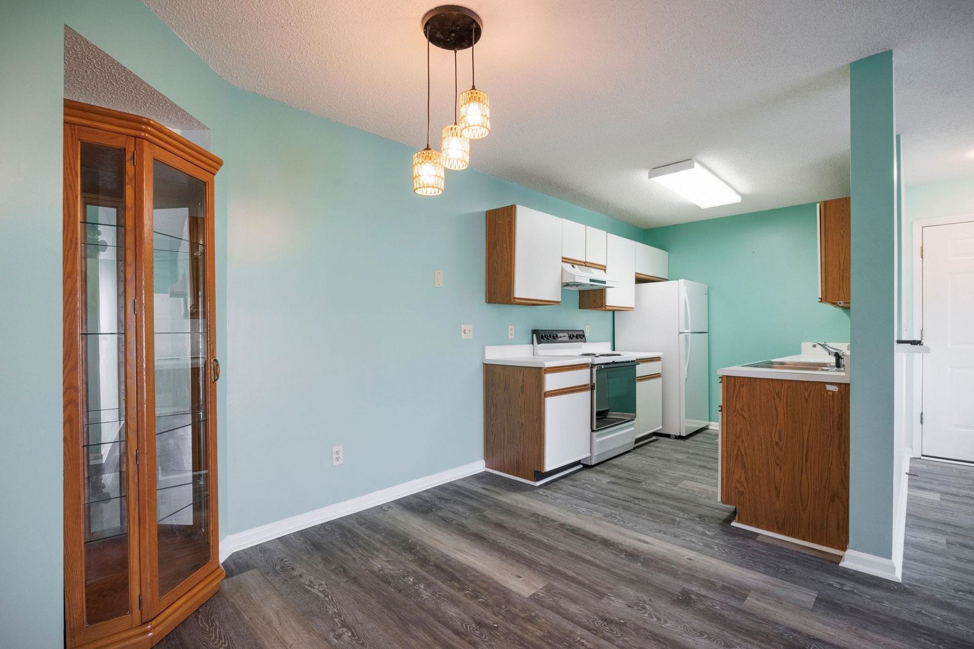 2225 Andover Dr. Photo 13