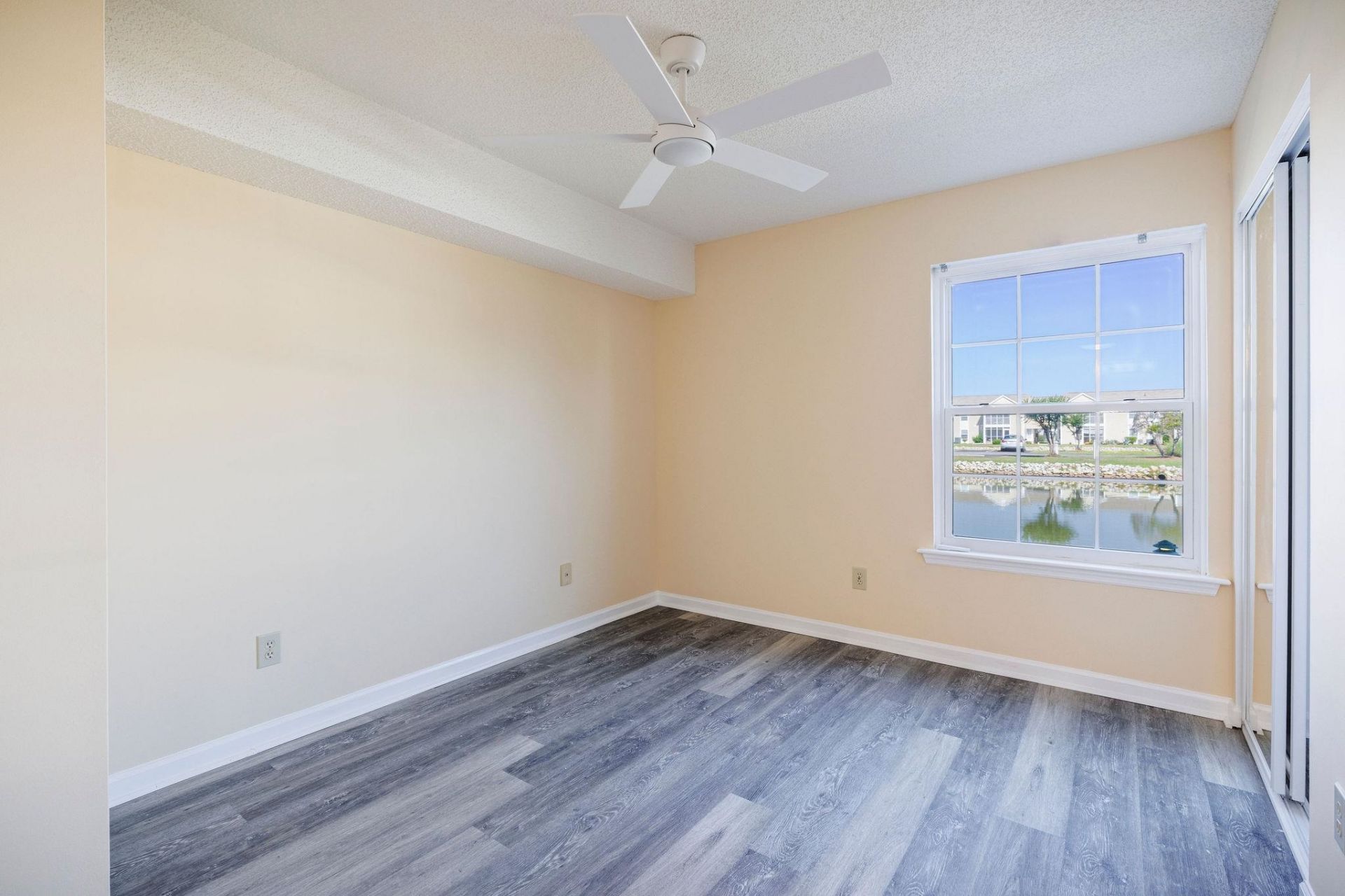 2225 Andover Dr. Photo 18