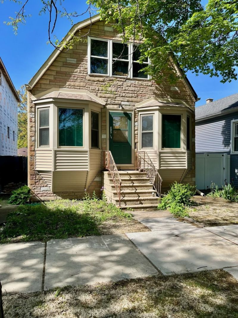 5018 W Winnemac Avenue, Chicago, IL 60630 Main Photo