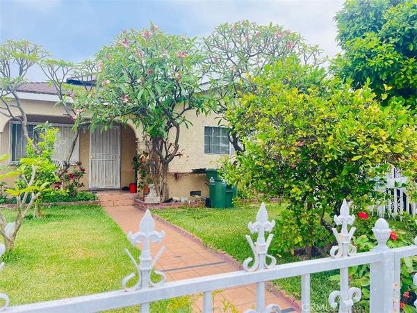 3913 E 55th , Maywood, CA 90270