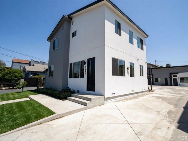 1056 Hoffman, Long Beach, CA 90813