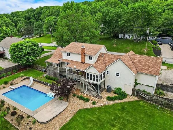 1201 N Garner Street, Richmond, MO 64085
