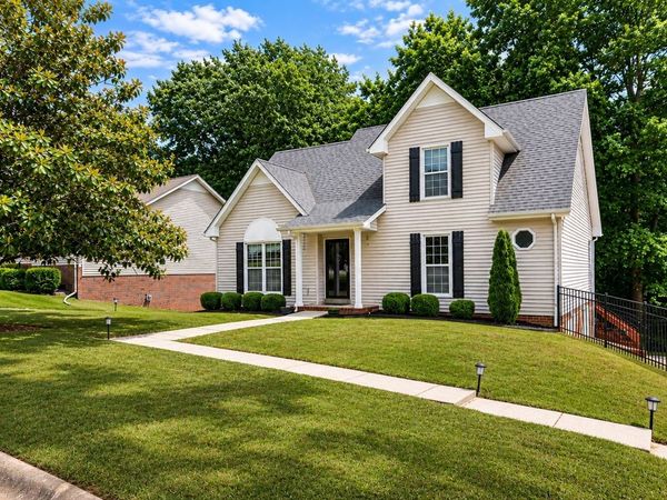 755 Cloud Dr , Clarksville, TN 37043