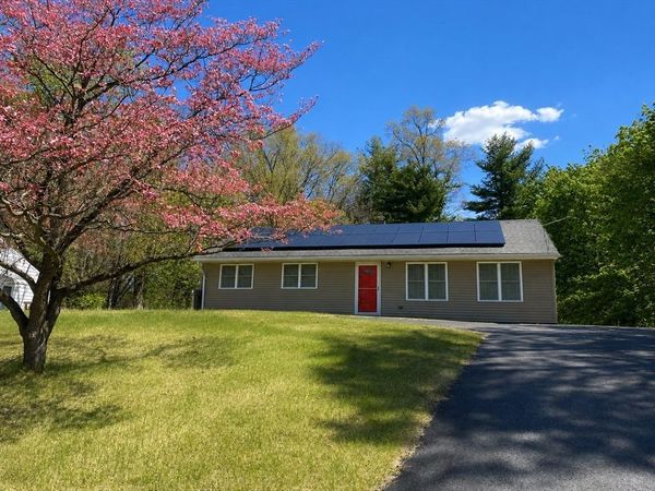 915 Bradley Road, Springfield, MA 01109