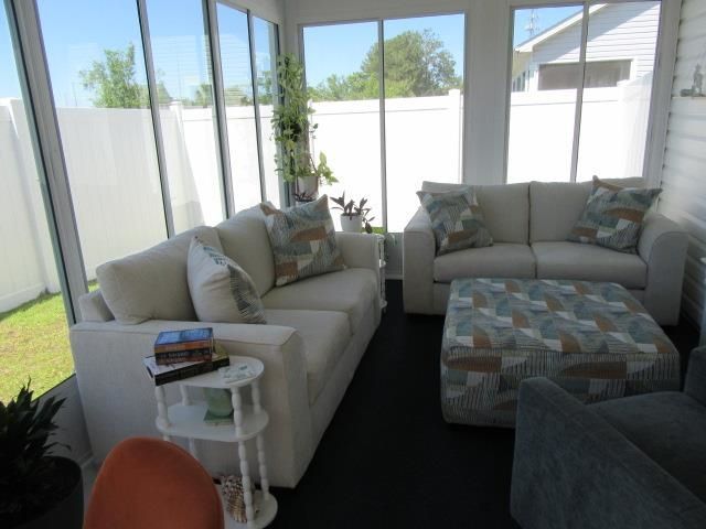 403 Mikita Dr.  Photo 6