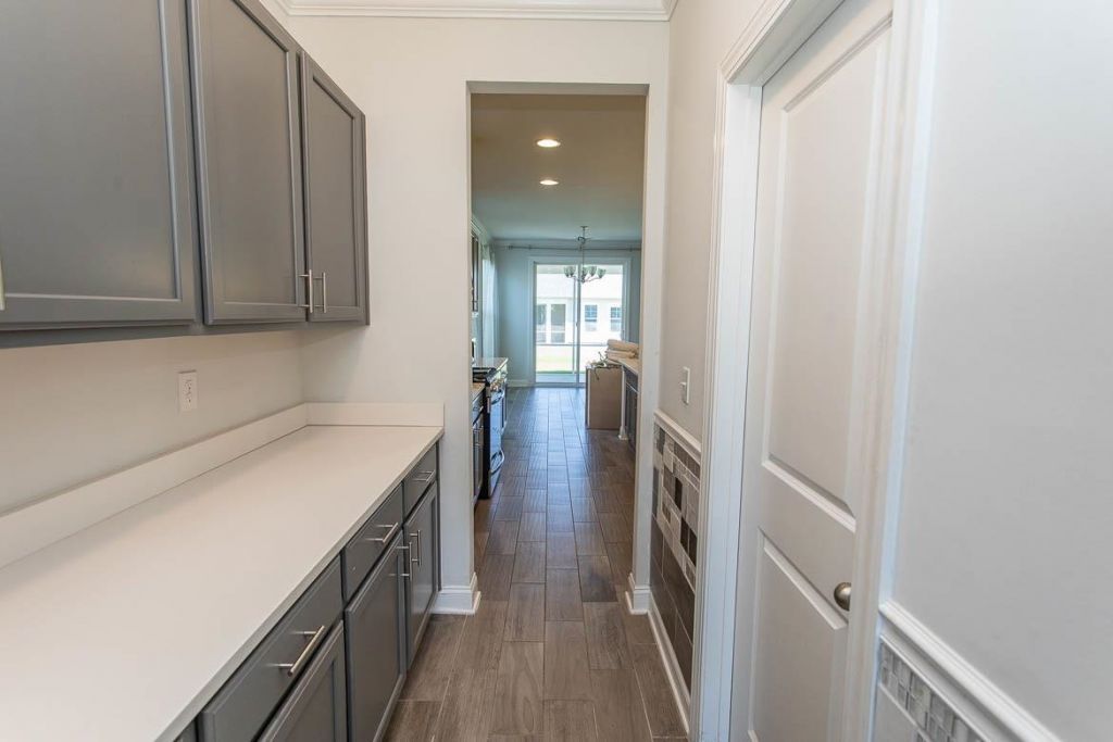 1594 Parish Way Photo 7