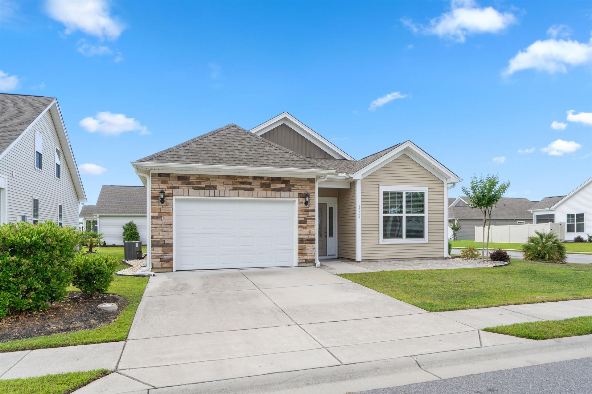 1225 Pyxie Moss Dr. Photo 5