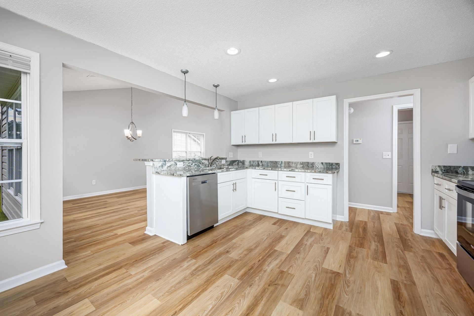 233 Bonnie Bridge Circle  Photo 11