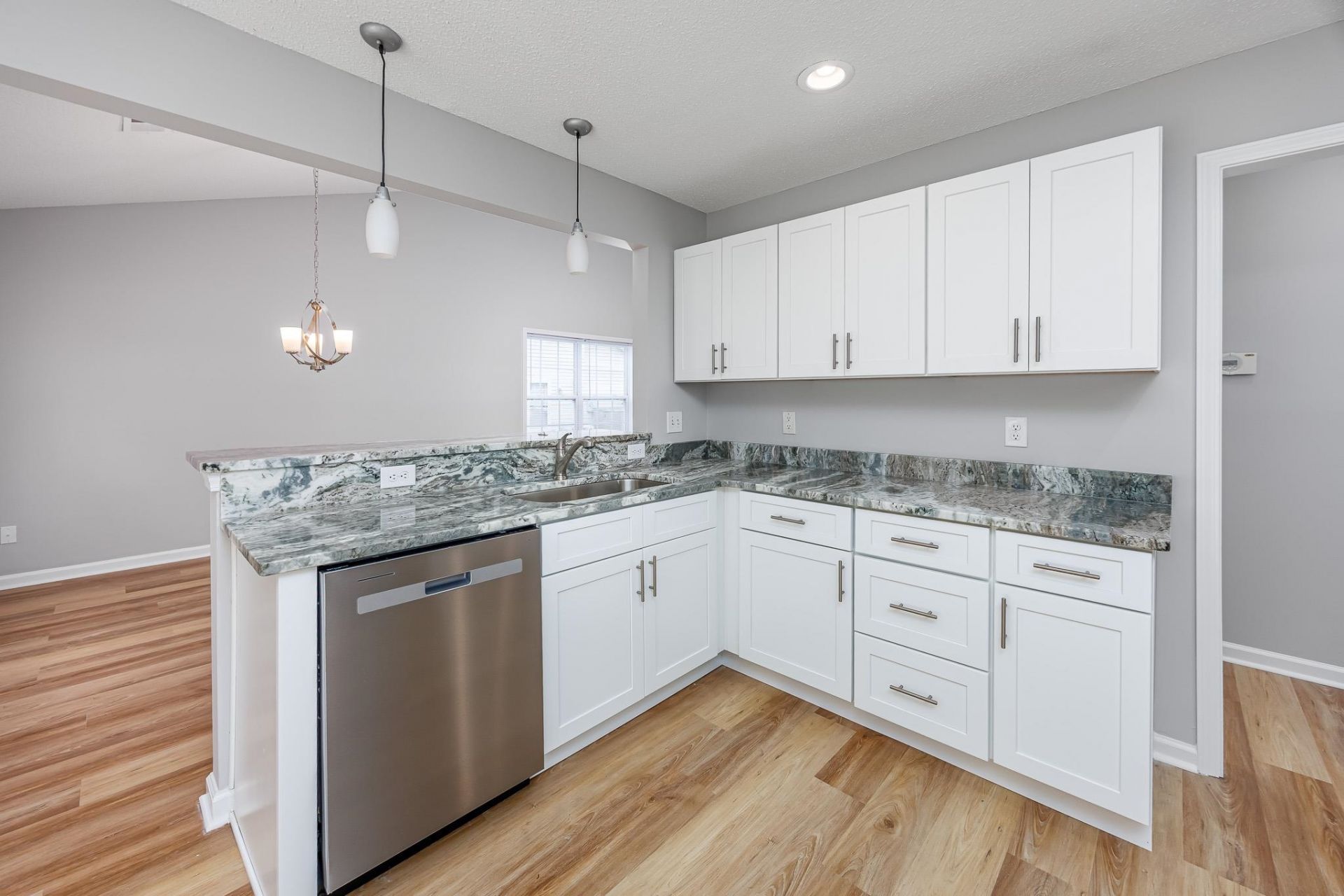 233 Bonnie Bridge Circle  Photo 12