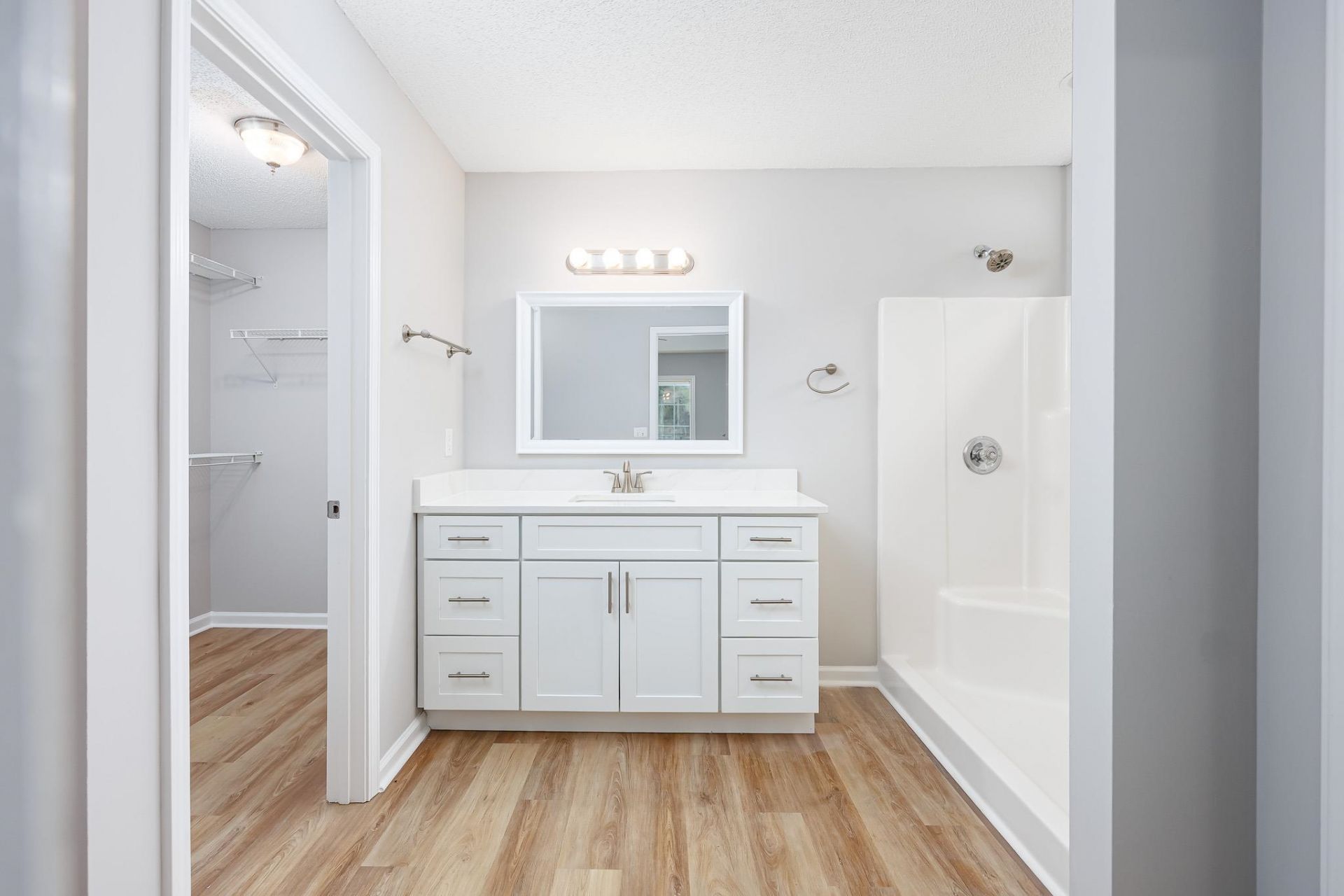 233 Bonnie Bridge Circle  Photo 16