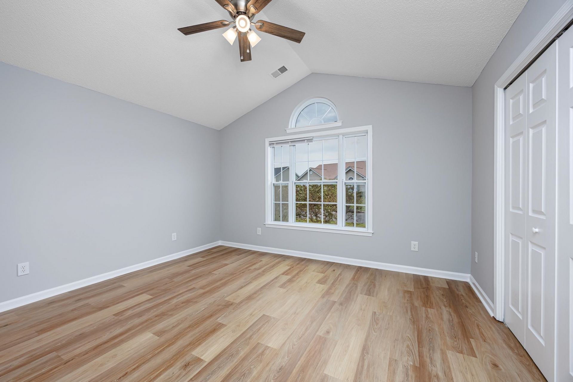 233 Bonnie Bridge Circle  Photo 19