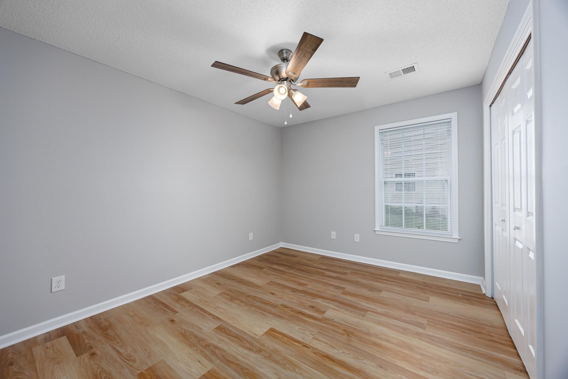 233 Bonnie Bridge Circle  Photo 21