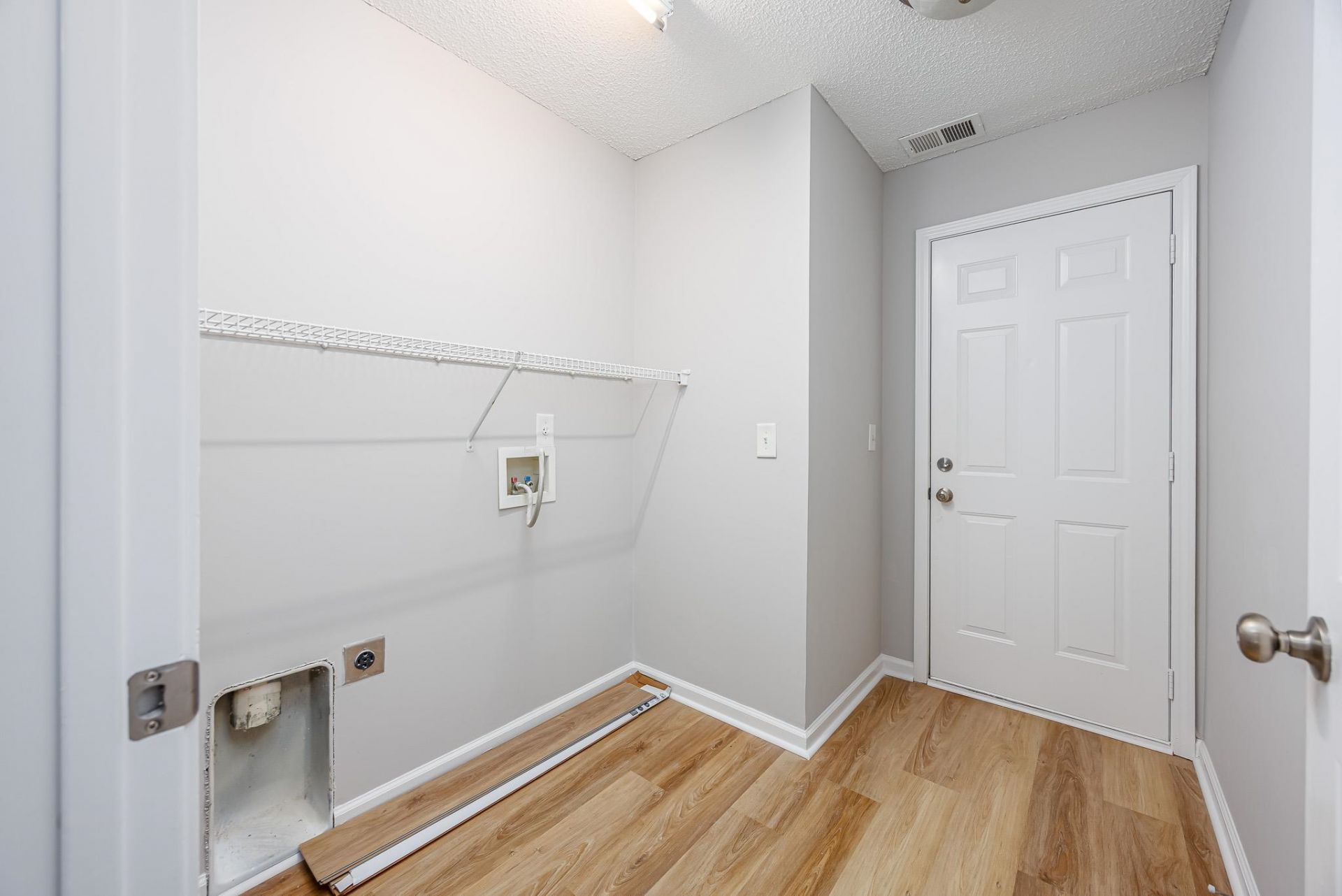 233 Bonnie Bridge Circle  Photo 22
