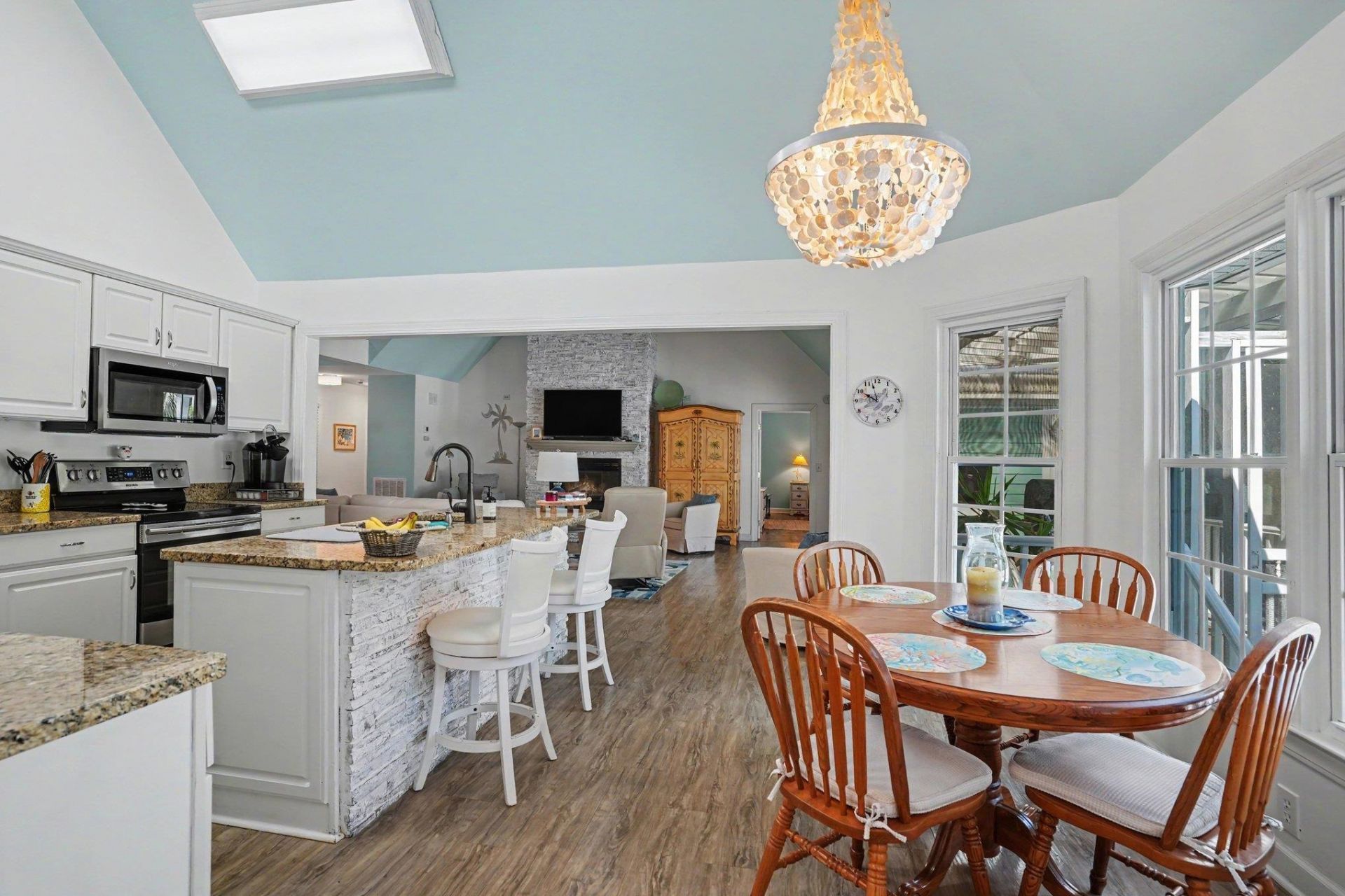 3866 Cow House Ct. Photo 7
