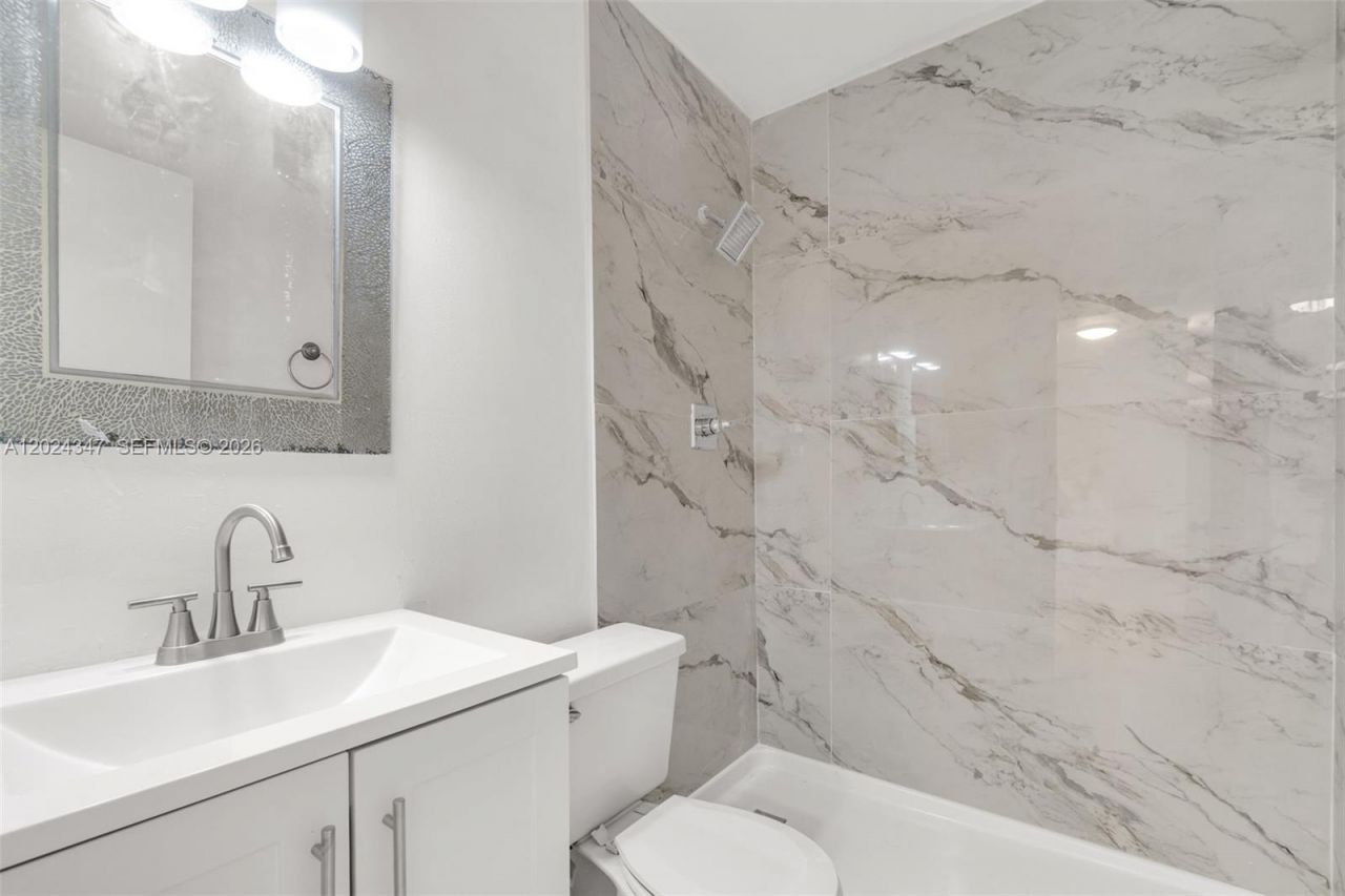 9728 Hammocks Blvd , Unit 202-27, Miami, FL 33196 Photo