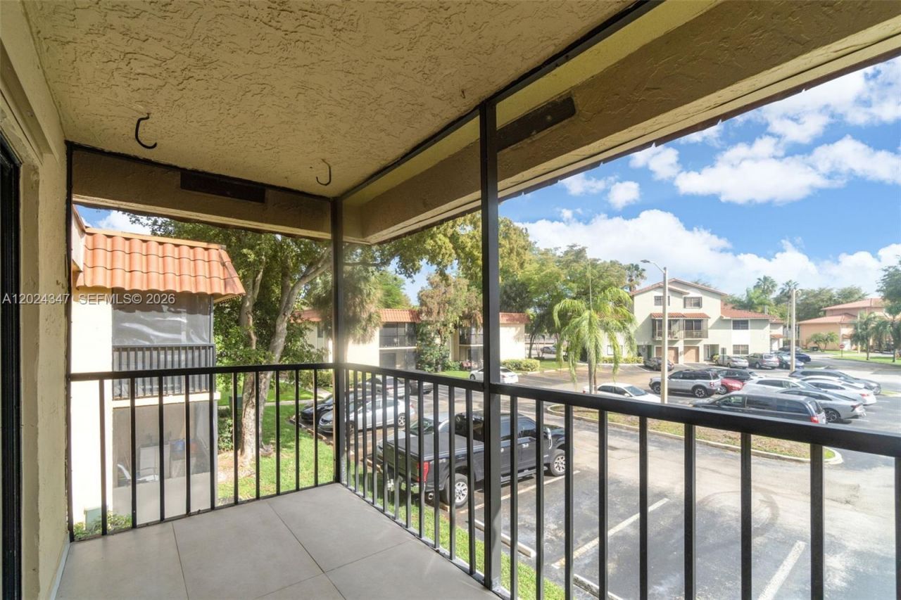 9728 Hammocks Blvd , Unit 202-27, Miami, FL 33196 Photo