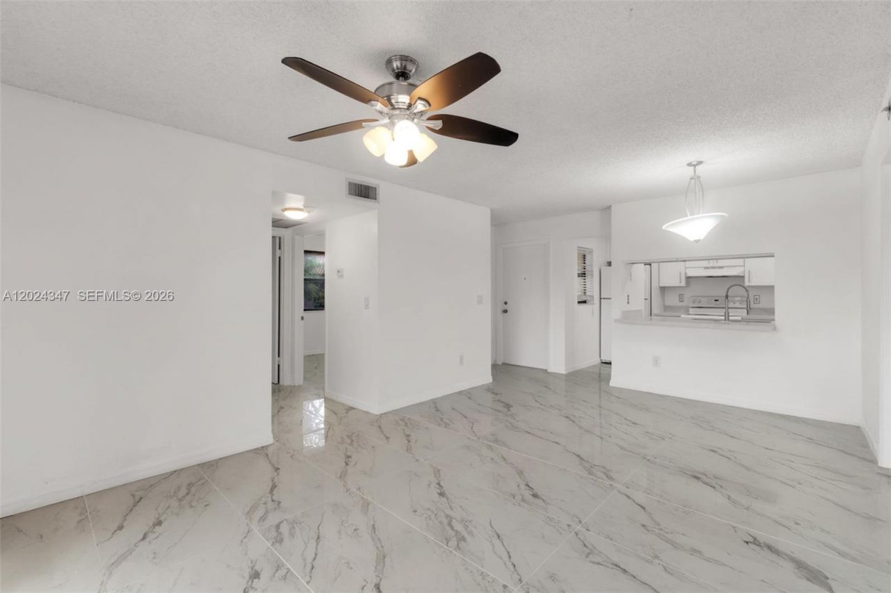 9728 Hammocks Blvd , Unit 202-27, Miami, FL 33196 Photo