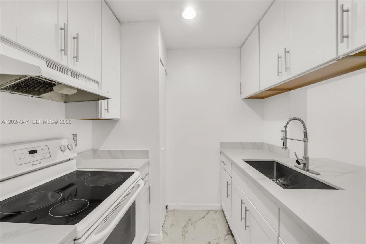 9728 Hammocks Blvd , Unit 202-27, Miami, FL 33196 Photo