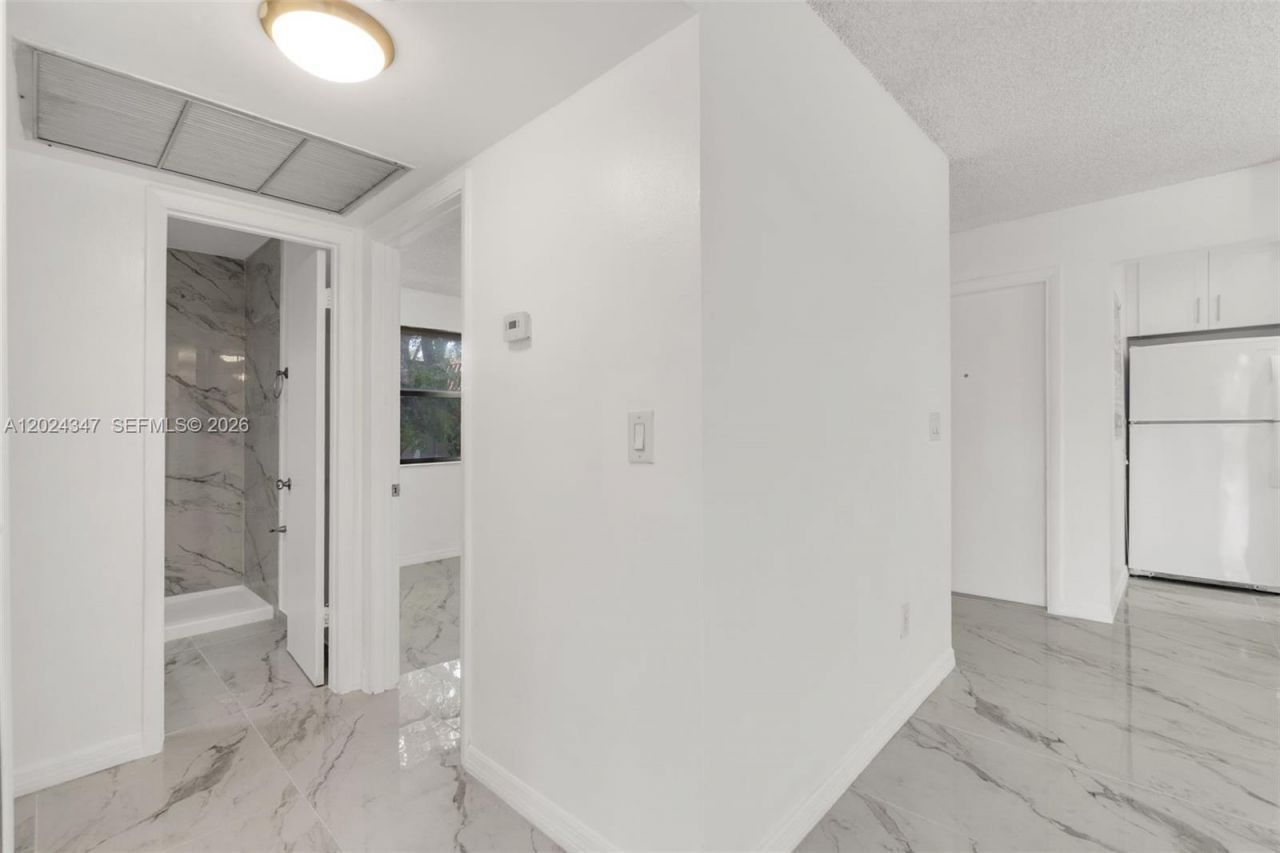 9728 Hammocks Blvd , Unit 202-27, Miami, FL 33196 Photo