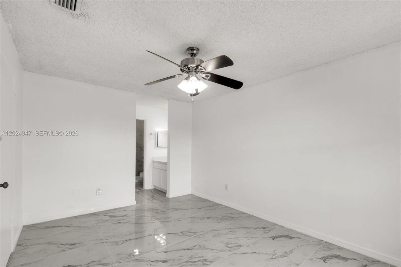 9728 Hammocks Blvd , Unit 202-27, Miami, FL 33196 Photo
