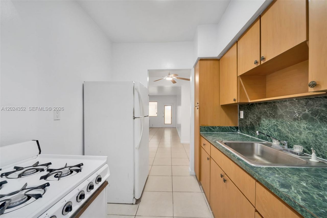 934 Meridian, Unit 7, Miami Beach, FL 33139 Photo