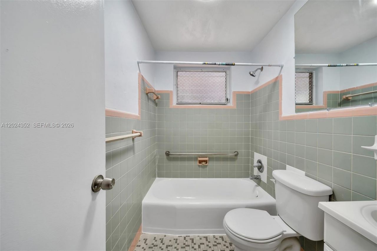 934 Meridian, Unit 7, Miami Beach, FL 33139 Photo
