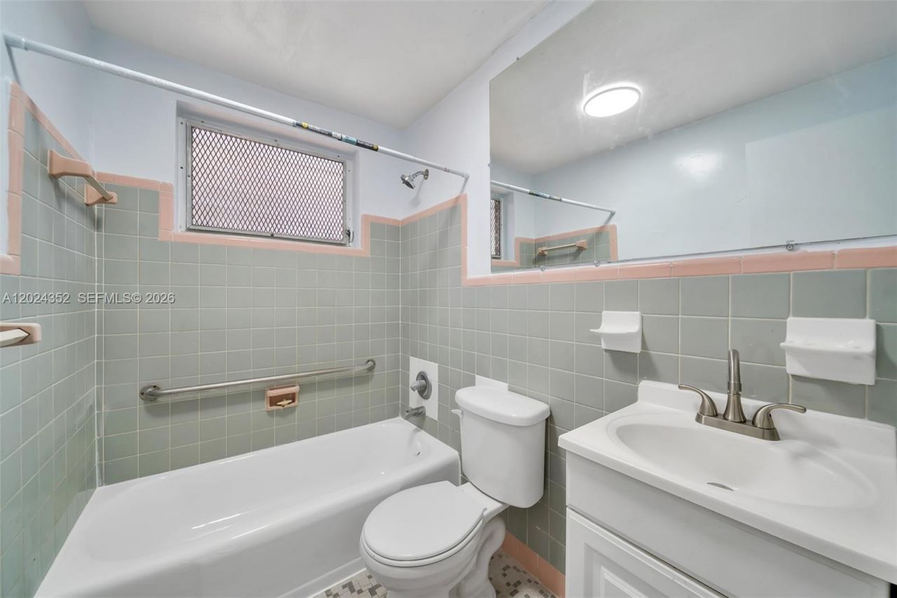 934 Meridian, Unit 7, Miami Beach, FL 33139 Photo