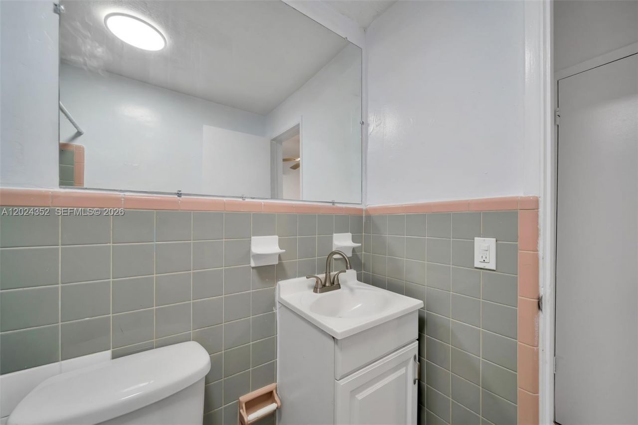 934 Meridian, Unit 7, Miami Beach, FL 33139 Photo
