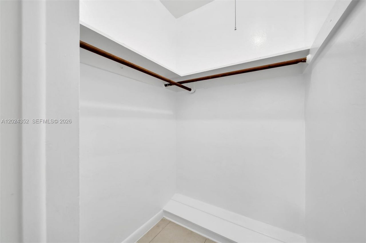 934 Meridian, Unit 7, Miami Beach, FL 33139 Photo