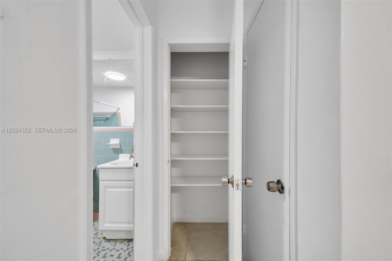 934 Meridian, Unit 7, Miami Beach, FL 33139 Photo