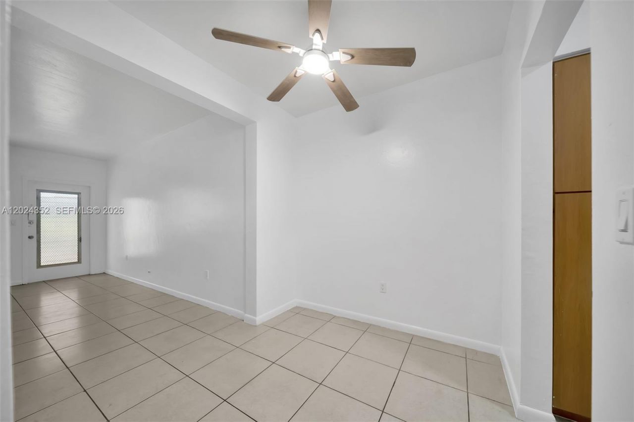934 Meridian, Unit 7, Miami Beach, FL 33139 Photo