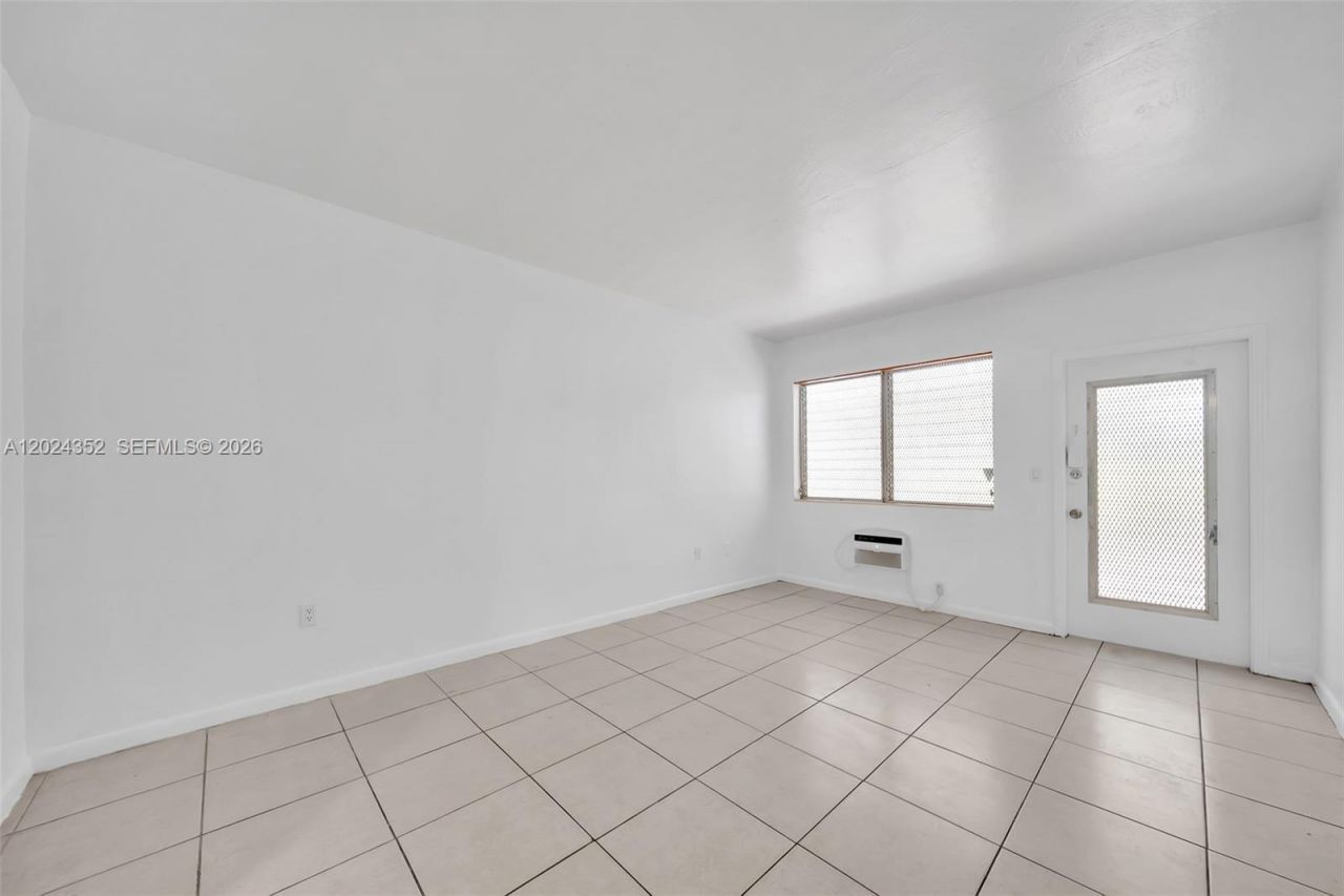 934 Meridian, Unit 7, Miami Beach, FL 33139 Photo