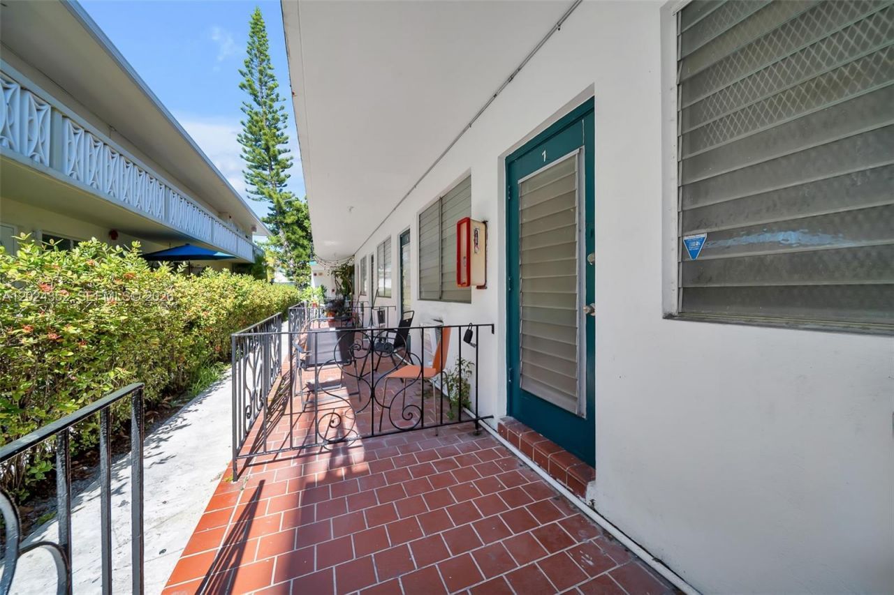 934 Meridian, Unit 7, Miami Beach, FL 33139 Photo