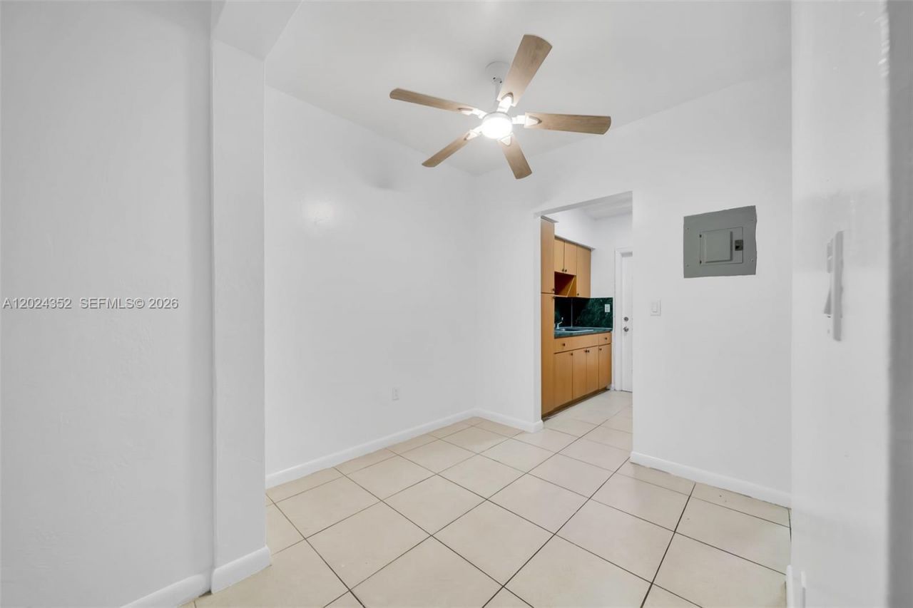 934 Meridian, Unit 7, Miami Beach, FL 33139 Photo