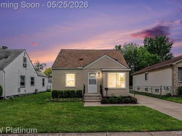 19070 Melvin Street, Roseville, MI 48066