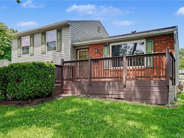 106 Walden Farm Circle, Englewood, OH 45322