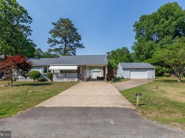 360 CEDAR LANE , COLONIAL BEACH, VA 22443