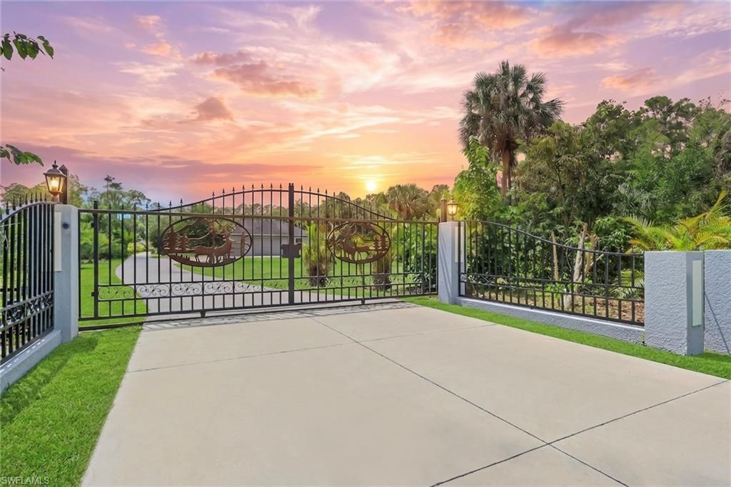 333 5th St Sw, Naples, FL 34117 Photo