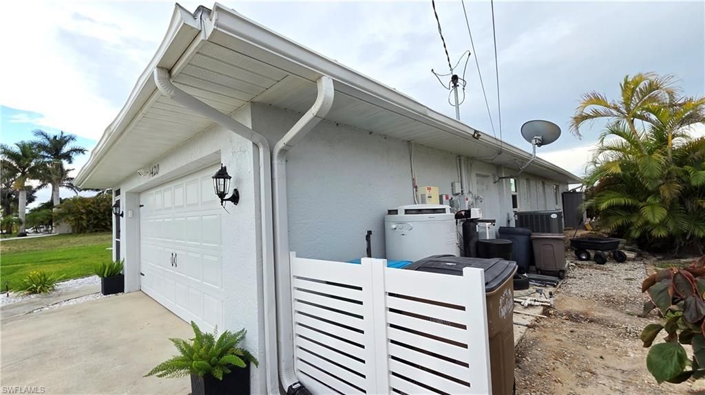 420 NE 9th St, Cape Coral, FL 33909 Photo