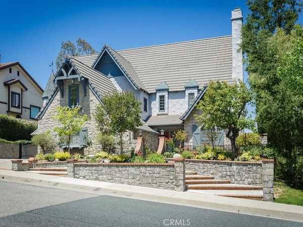 24537 Peachland Avenue , Newhall, CA 91321