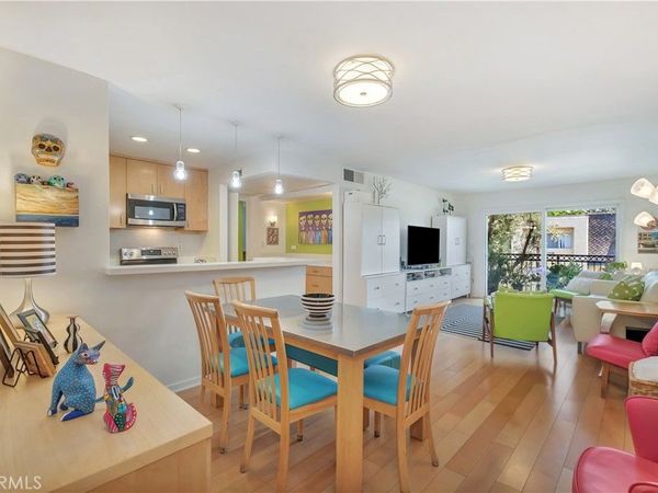5257 Radford Avenue, Unit 209, Valley Village, CA 91607