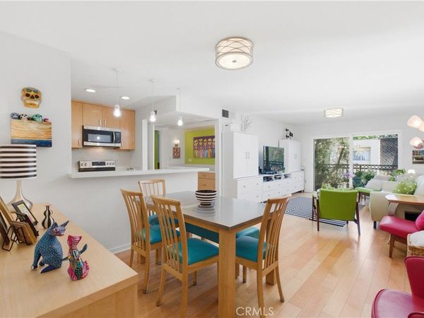 5257 Radford Avenue , Unit 209, Valley Village, CA 91607