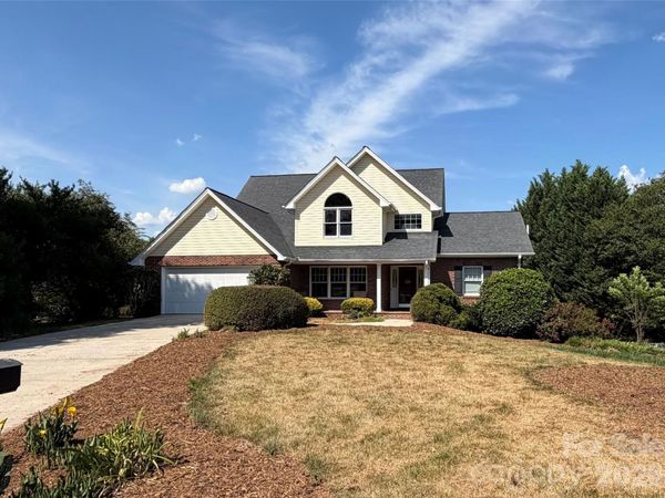 610 40th Avenue Lane NW, Hickory, NC 28601