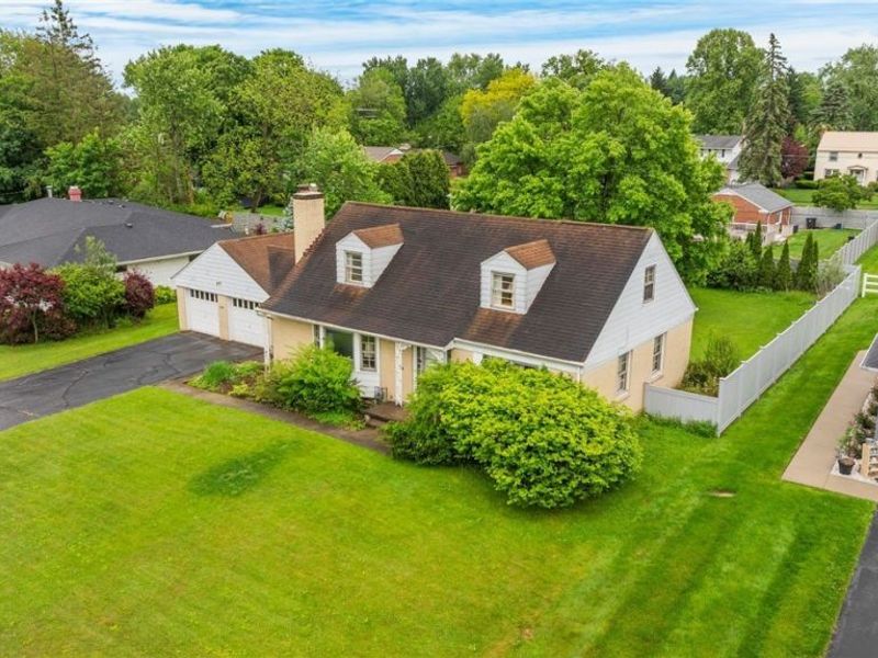 3130 Halsey Drive NE, Warren, OH 44483 Photo 1