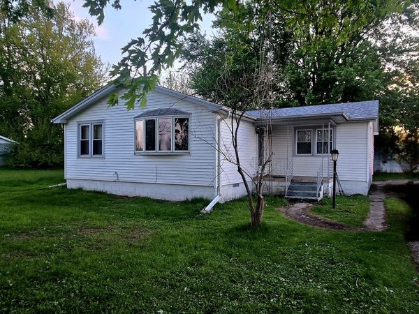 488 S 10000w Road , Bonfield, IL 60913