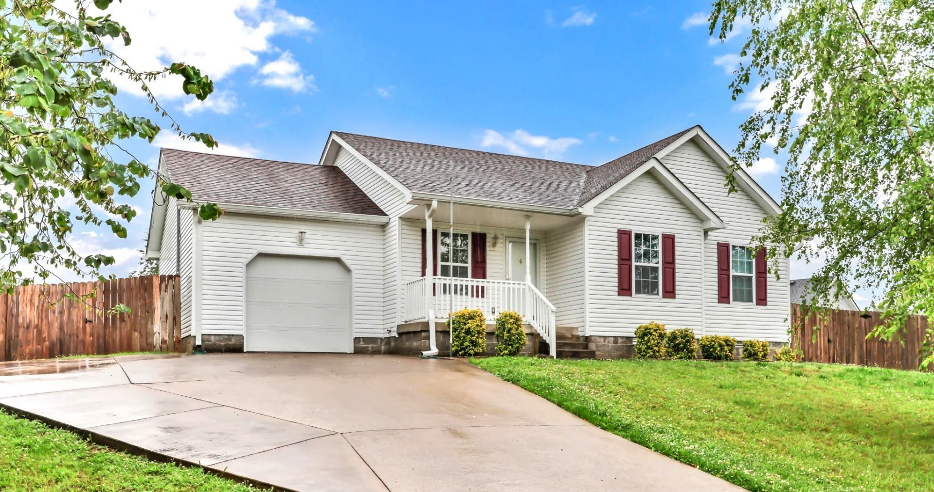 1228 Kendall Dr, Clarksville, TN 37042 Main Photo