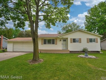 4353 Dixon Drive, Flint Twp, MI 48473