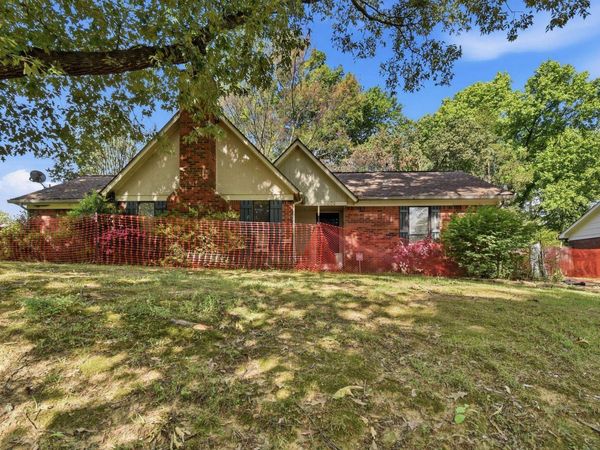 939 PHEASANT HOLLOW DR, Memphis, TN 38018