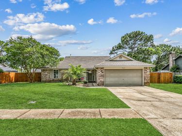 9409 Victoria Lane, Navarre, FL 32566
