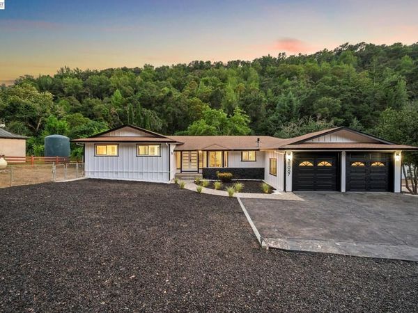 31067 Palomares Rd , Castro Valley, CA 94552